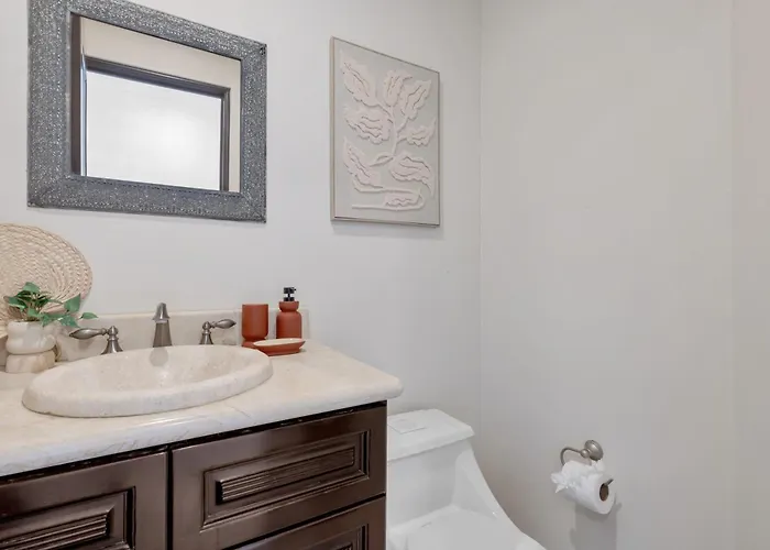 Elegant Oceanview 2br 2-min Walk To