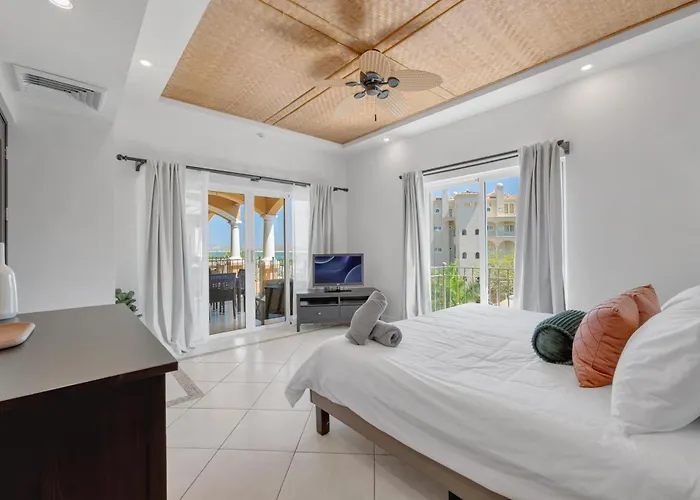 Elegant Oceanview 2br 2-min Walk To Apartamento