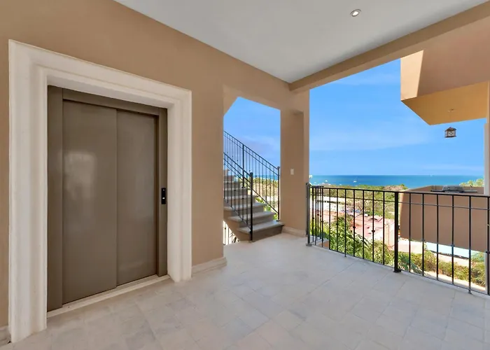 Elegant Oceanview 2br 2-min Walk To Apartamento